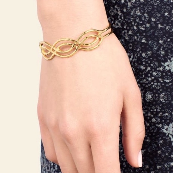 ✨NWT-~Gorjana 18k Gold Plated Mesa Cuff bracelet - Picture 2 of 8